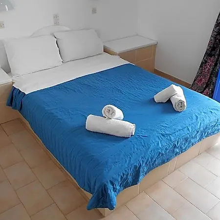 The Three Anchors Hotel Santorini Island